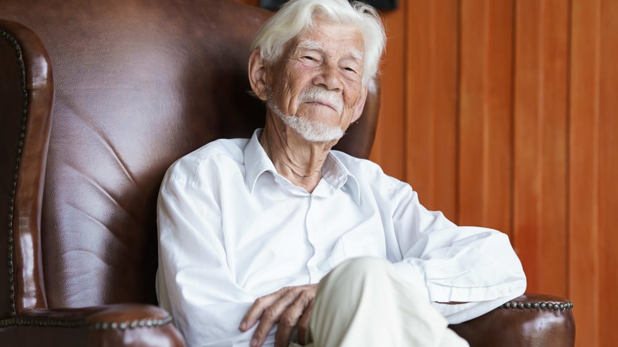 Teruglezen | Bob (100) was Folia-redacteur in 1949: &lsquo;Toen was het gewoon een heel saai blad&rsquo;